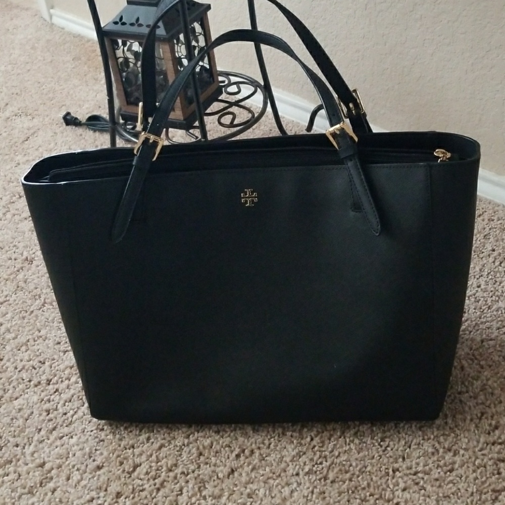 🎉SOLD🎉Tory Burch Large York Tote